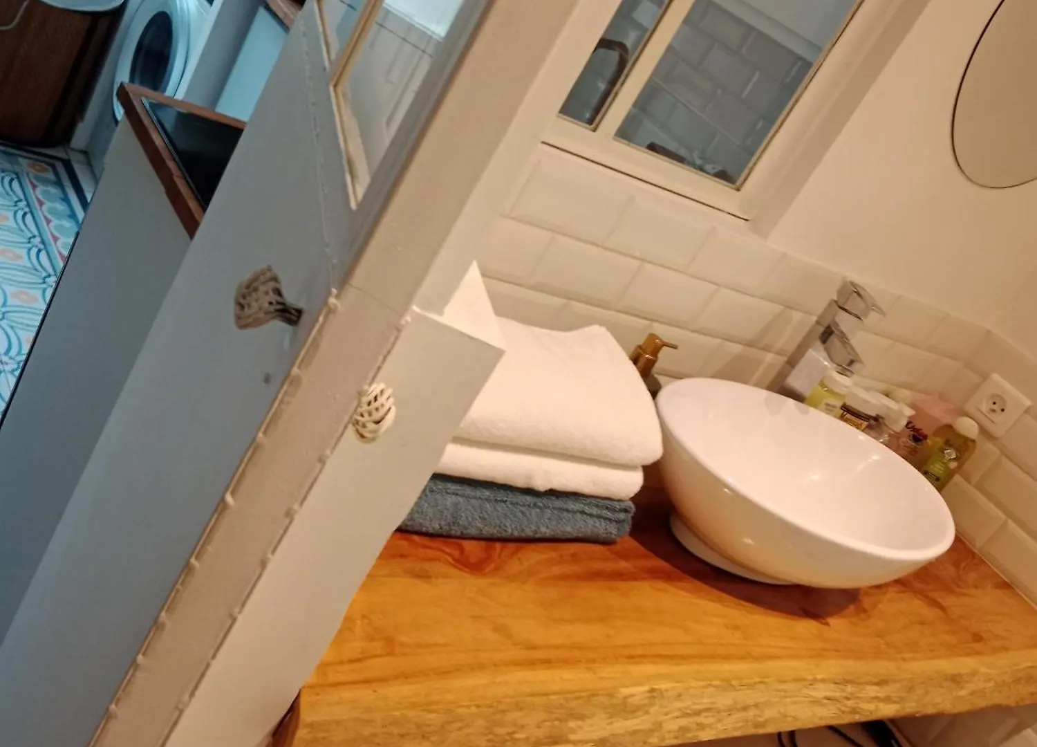 A 9 Min Du Palais De L'elysee, Apartment